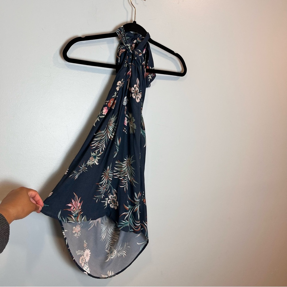Fifteen Twenty Women’s Navy Blue Floral Halter Top Keyhole Neck Sleeveless M